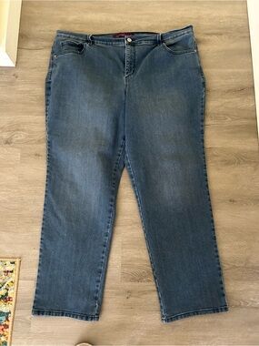 Gloria Vanderbilt Women’s Amanda Jeans - 18W